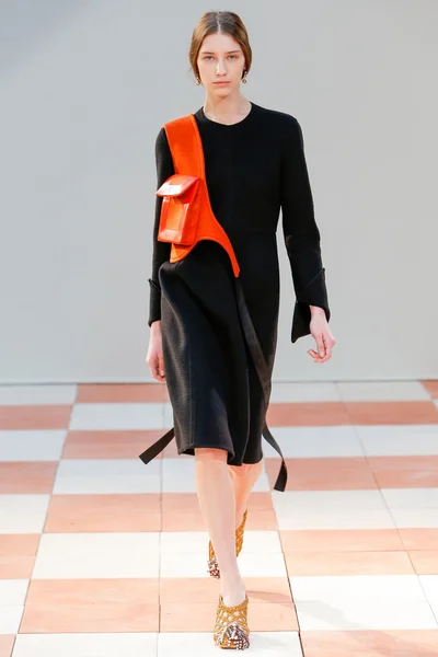 Look 12
